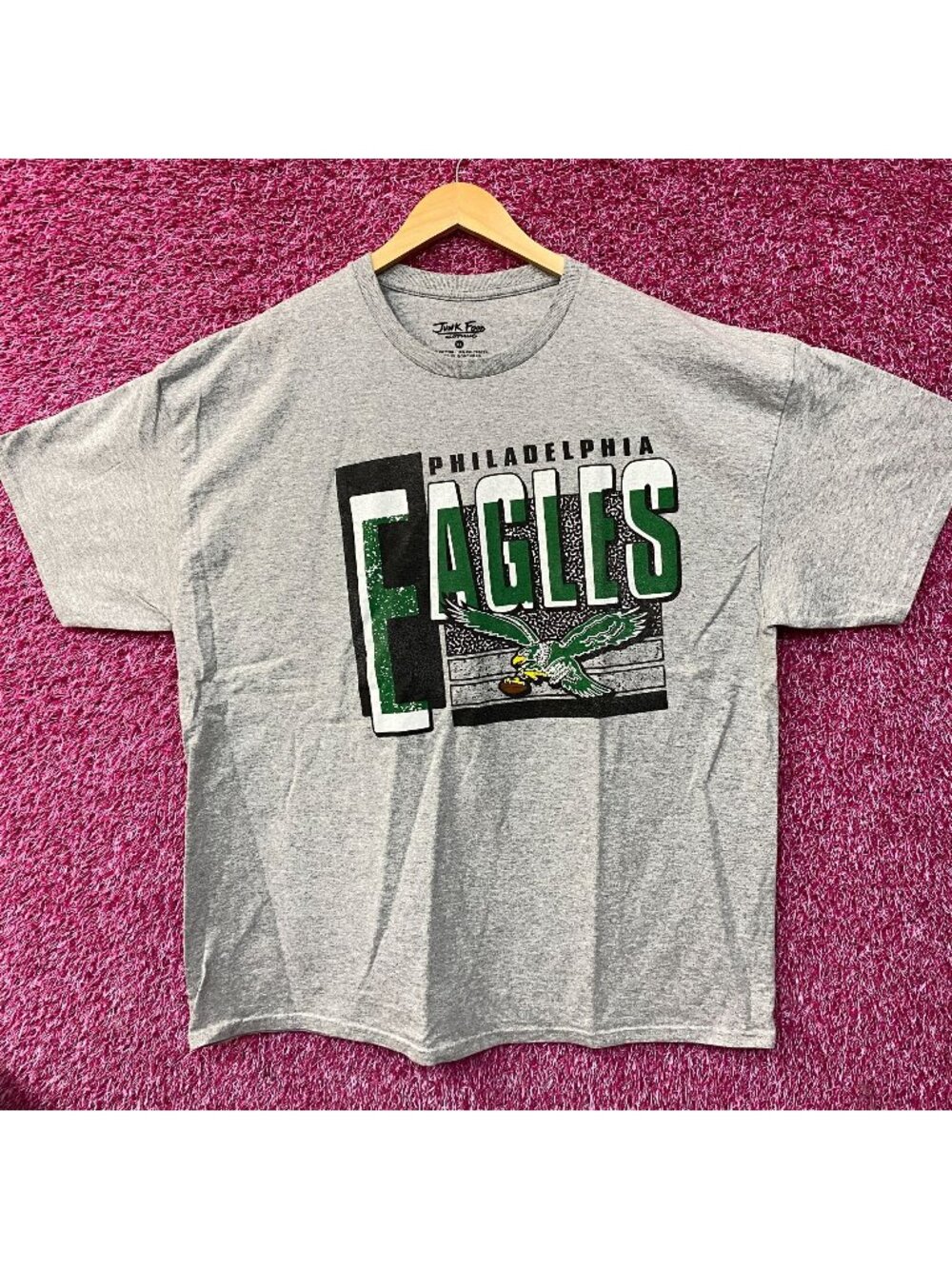 NFL Junk Food Philadelphia Eagles Gray Tshirt size XL